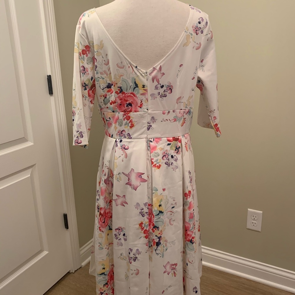 NWOT! White floral dress - Picture 6 of 6